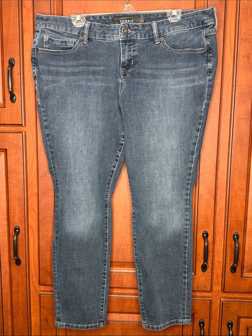 Torrid Women's Skinny Jeans in Faded Blue Wash